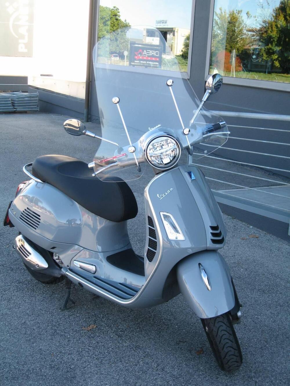 Vespa GTS 300 Hpe Super Tech (2019) (2)