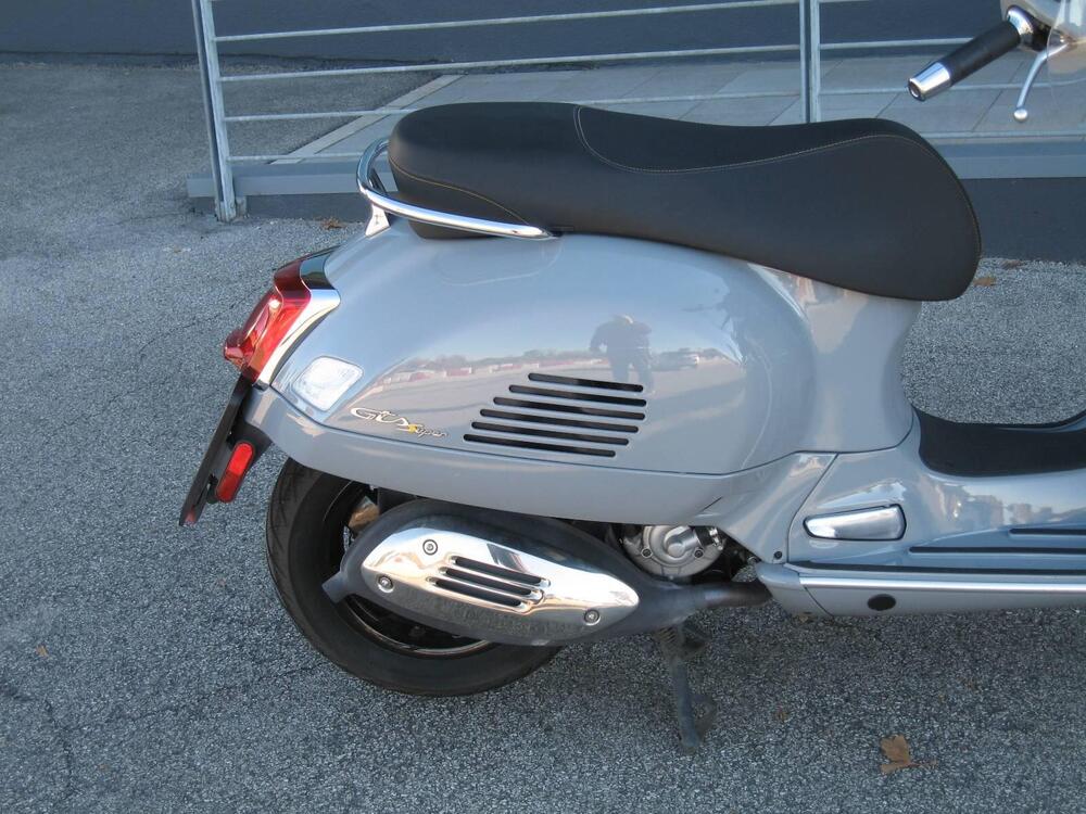 Vespa GTS 300 Hpe Super Tech (2019) (3)