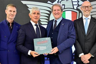 Andrea Abodi, Ministro per lo Sport in visita alla FMI durante EICMA