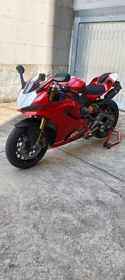 Ducati Panigale V2 S (2025) usata