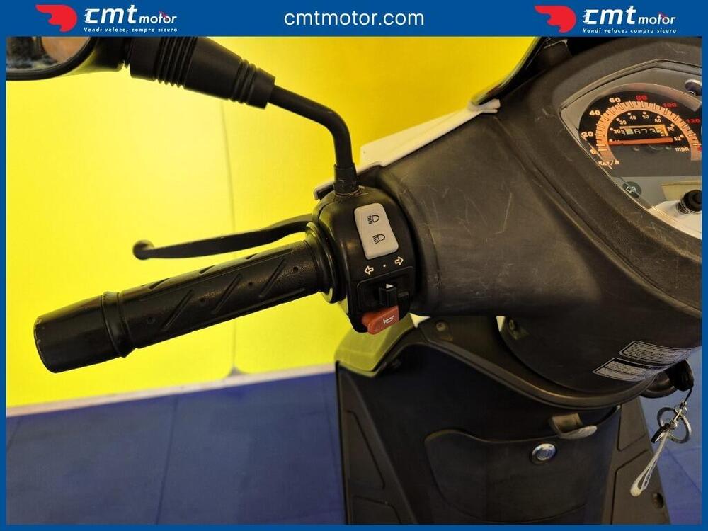 Kymco Agility 200i R16 (2008 - 16) (11)