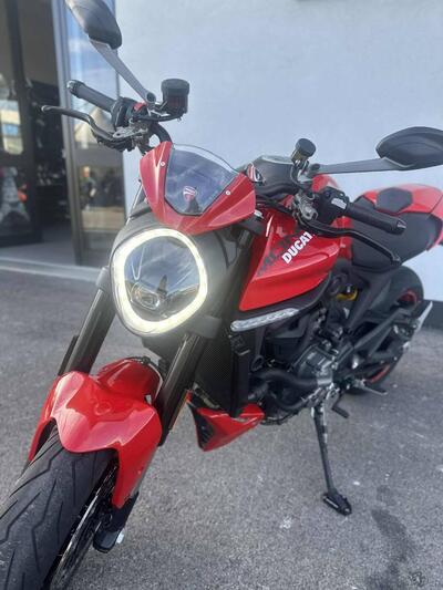 Ducati Monster 937 + (2021 - 25) usata
