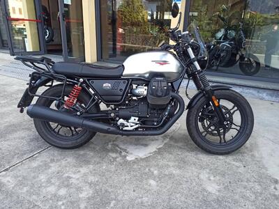 Moto Guzzi V7 III Stone S (2020) usata