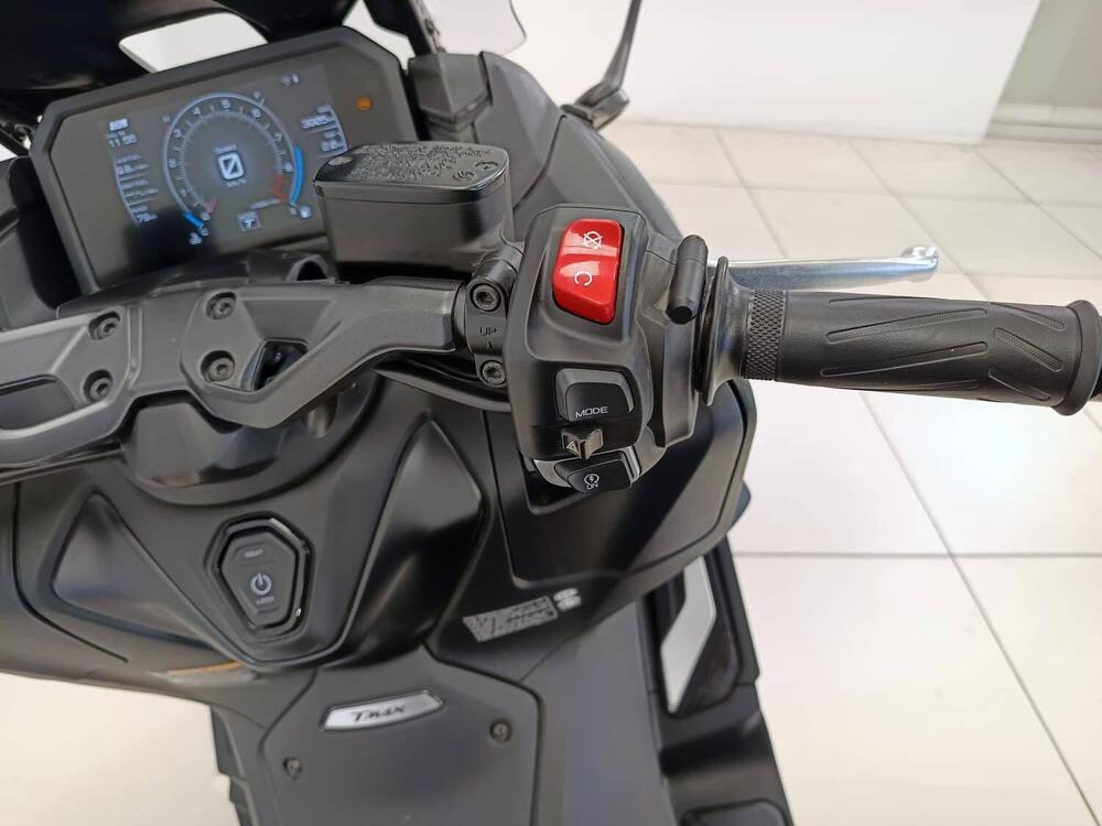 Yamaha T-Max 560 (2022 - 24) (9)