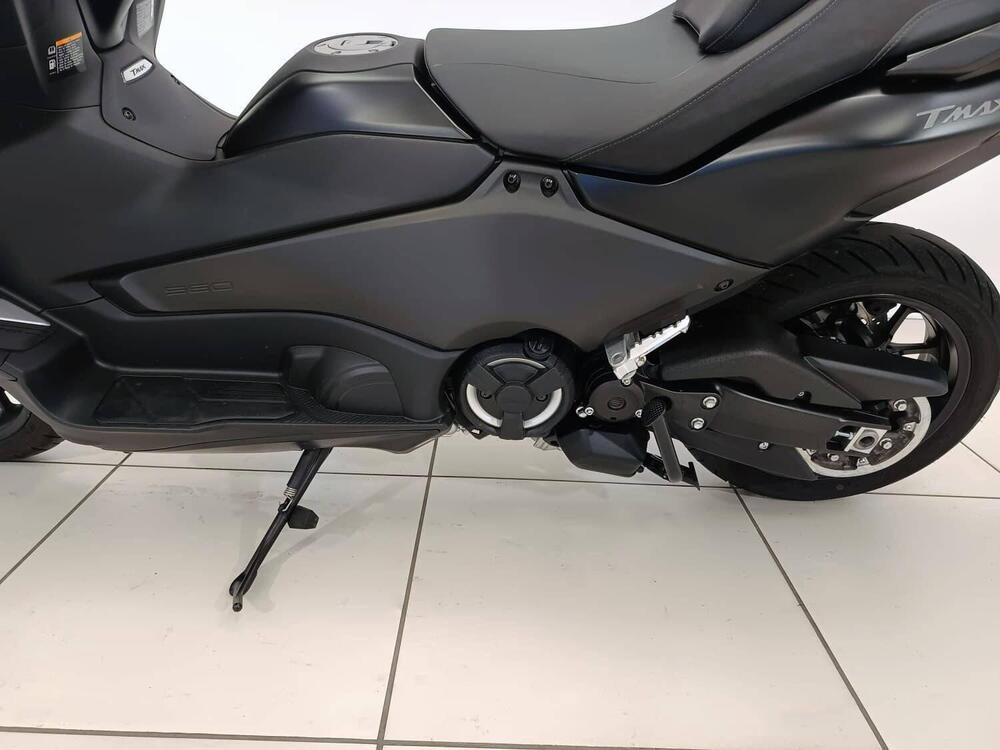 Yamaha T-Max 560 (2022 - 24) (11)