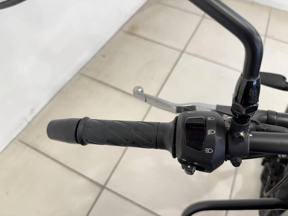 Moto Guzzi V7 850 Stone Special Abs (2021) (10)