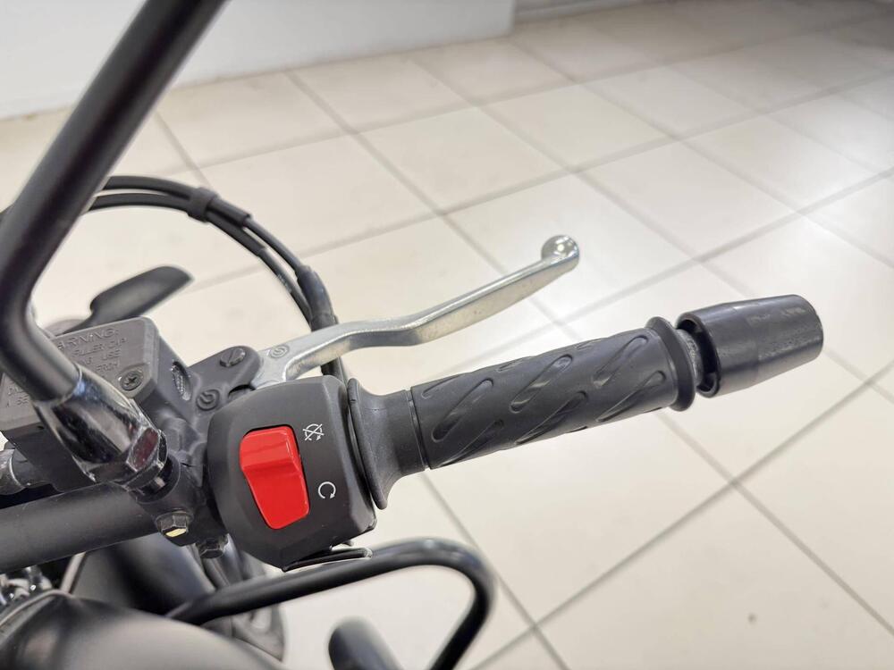 Moto Guzzi V7 850 Stone Special Abs (2021) (11)