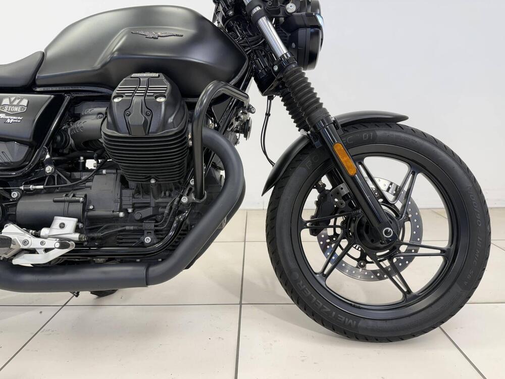 Moto Guzzi V7 850 Stone Special Abs (2021) (12)