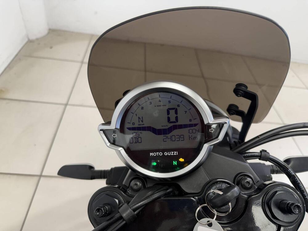 Moto Guzzi V7 850 Stone Special Abs (2021) (15)