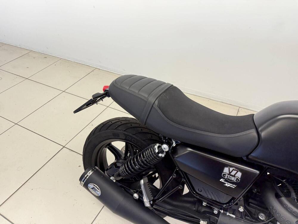 Moto Guzzi V7 850 Stone Special Abs (2021) (17)
