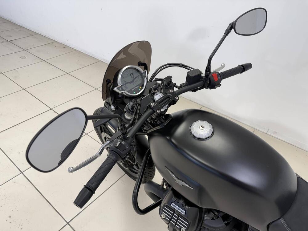 Moto Guzzi V7 850 Stone Special Abs (2021) (18)