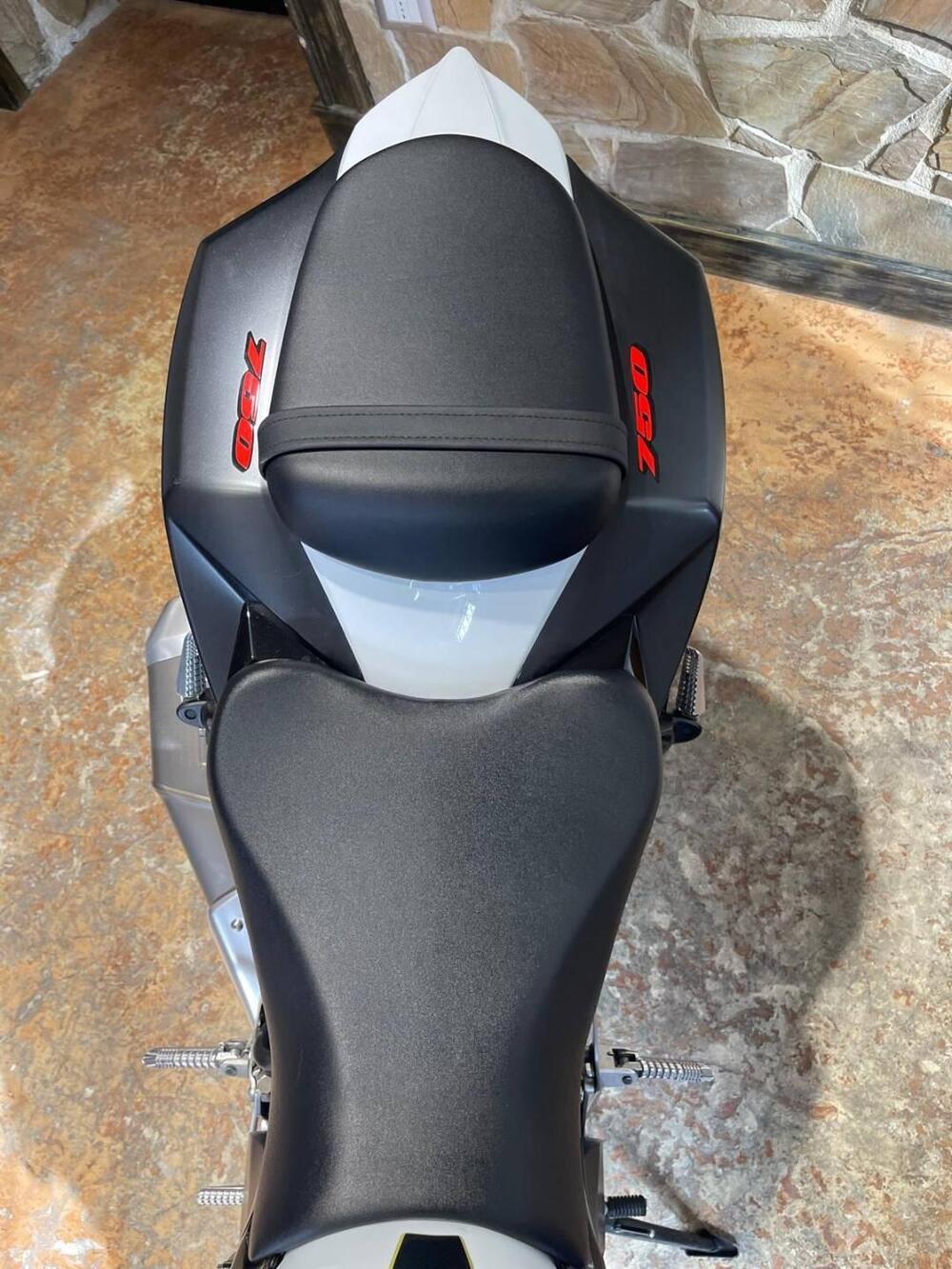 Suzuki GSX R 750 (2011 - 17) (8)