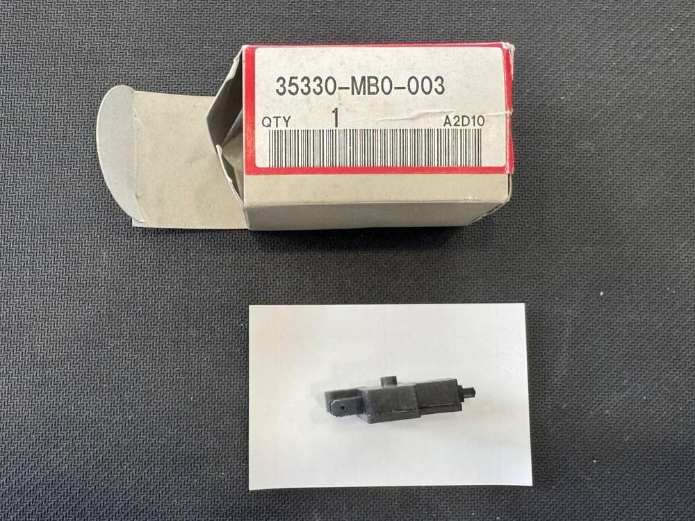 INTERRUTTORE FRIZIONE HONDA (8)