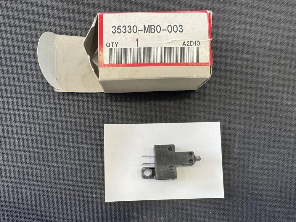 INTERRUTTORE FRIZIONE HONDA (9)