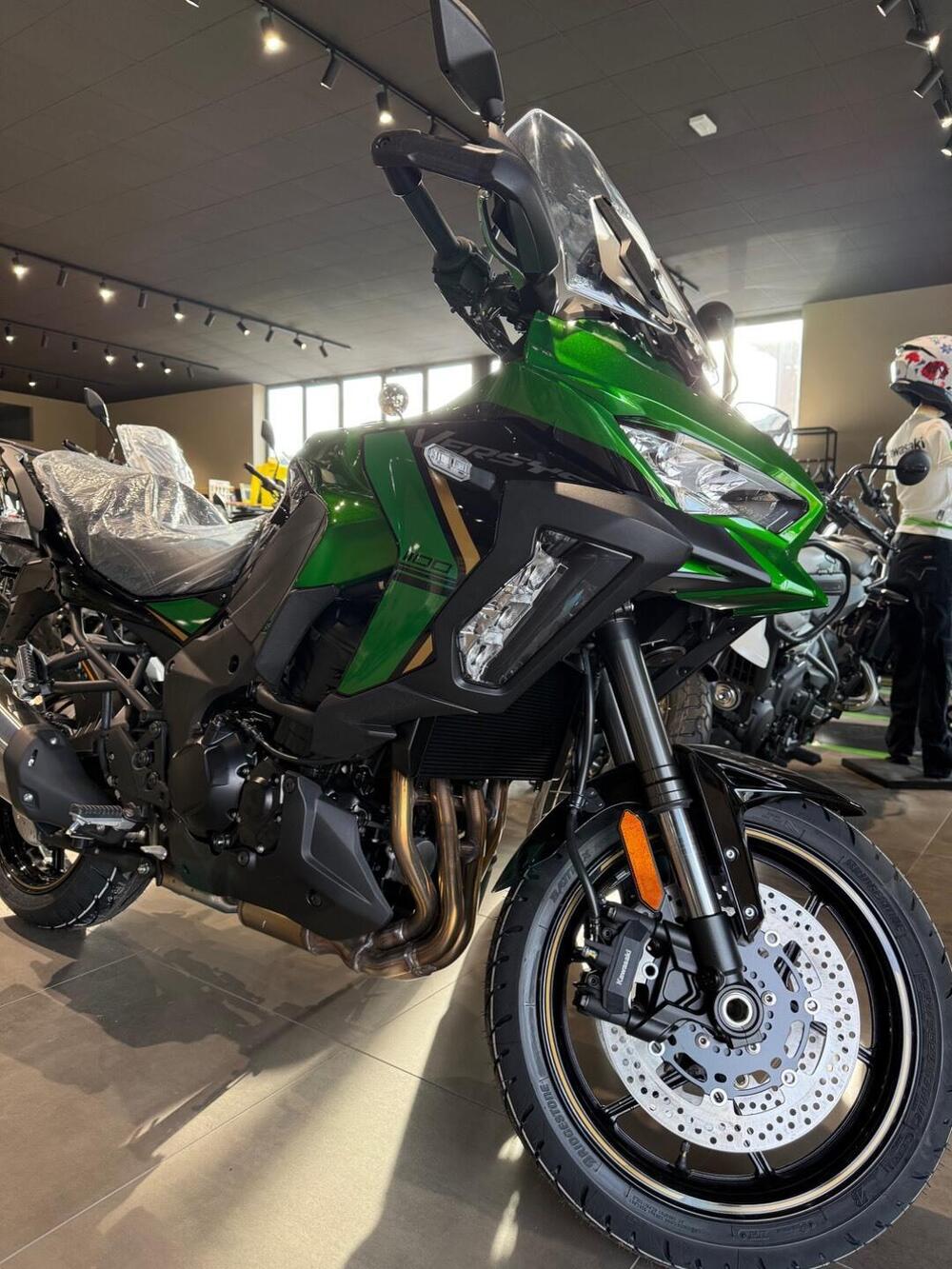 Kawasaki Versys 1100 SE (2025 - 26) (2)