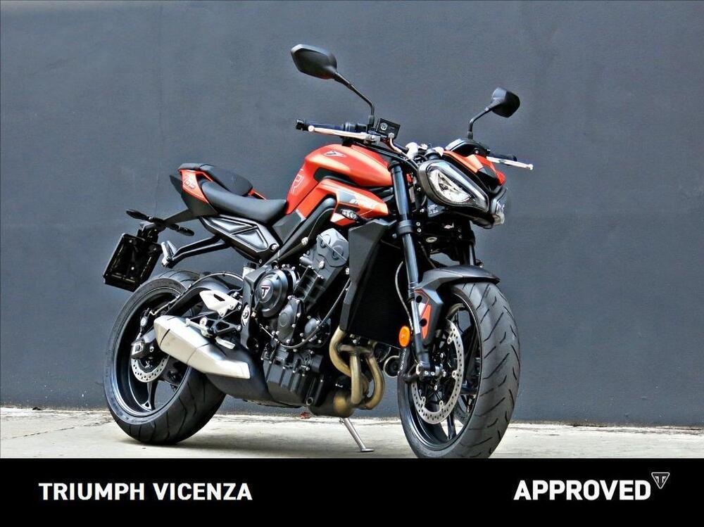 Triumph Street Triple 765 R (2023 - 26) (2)