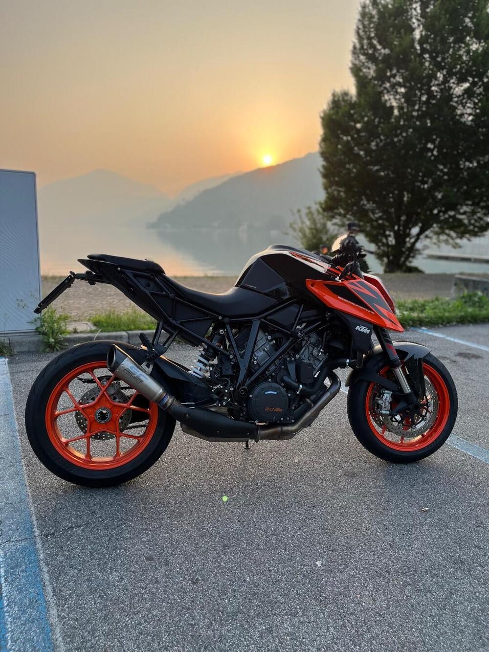 KTM 1290 Super Duke R (2019) (3)