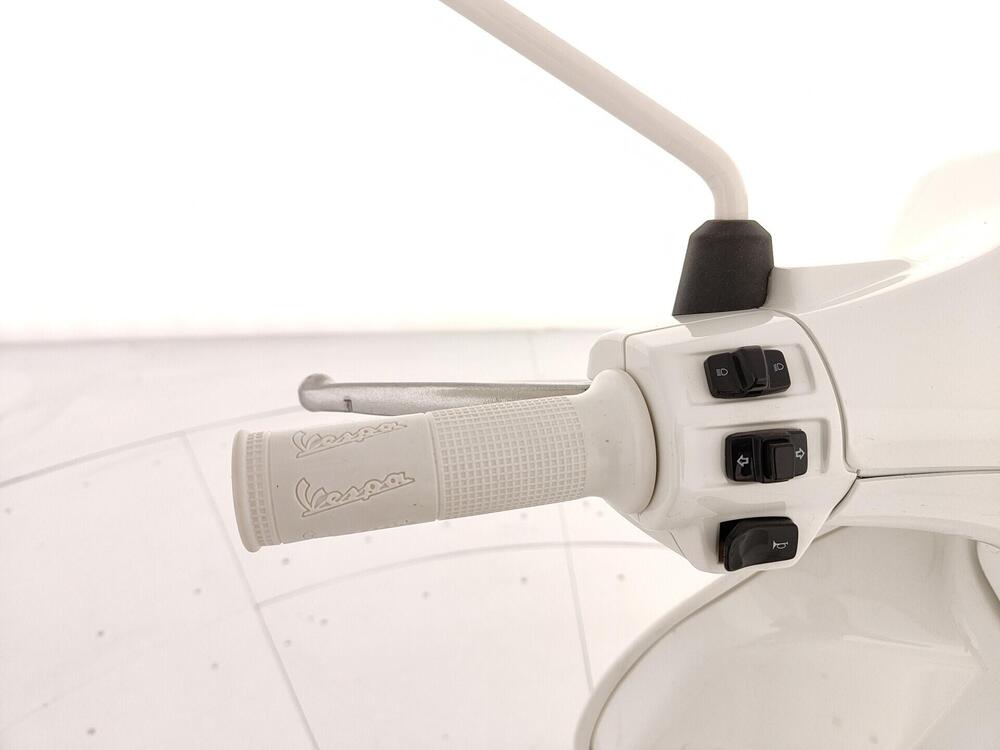 Vespa Sprint 50 Justin Bieber (2022 - 24) (13)