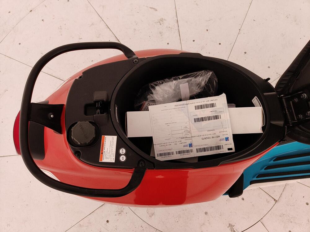 Vespa Primavera 125 Color Vibe (2023 - 24) (18)