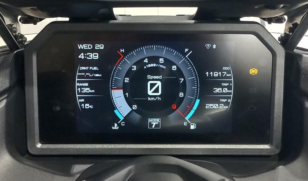 Yamaha T-Max 560 (2022 - 24) (4)