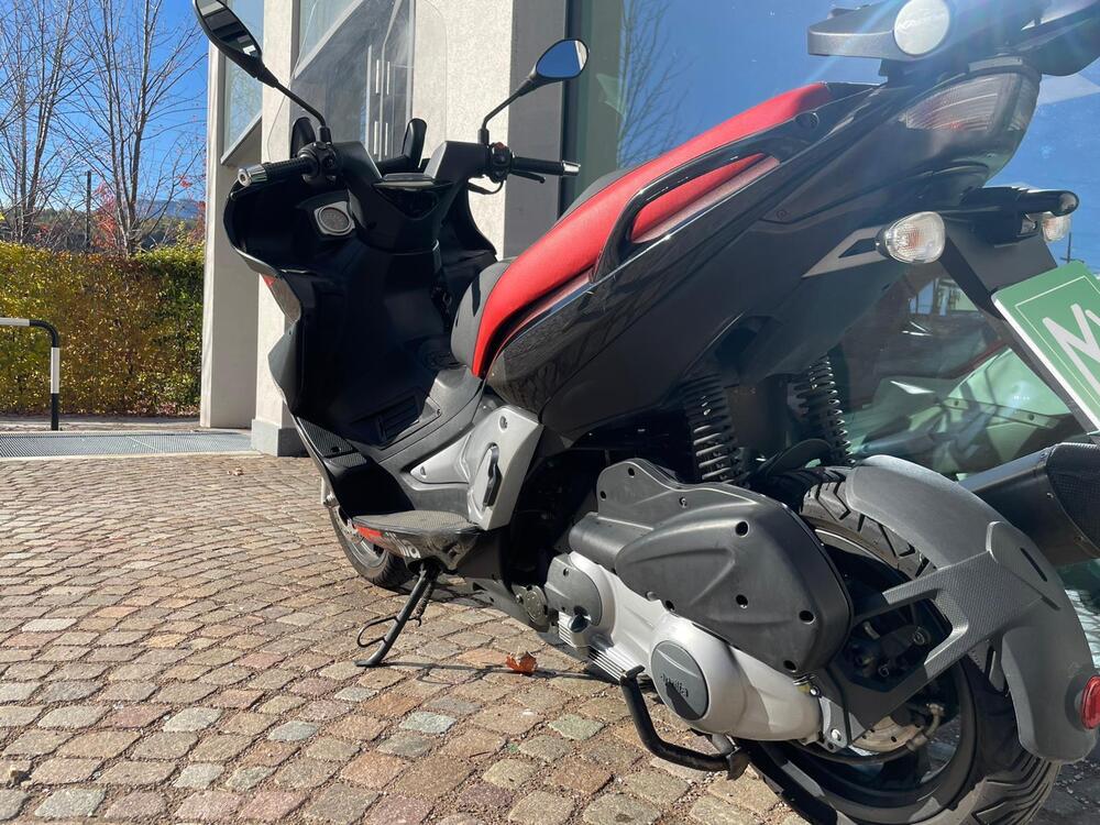 Aprilia SR Max 300 (2011 - 16) (7)