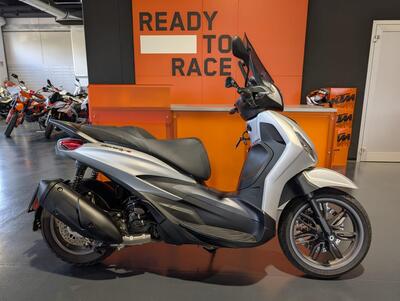 Piaggio Beverly 300 Hpe (2021) usata