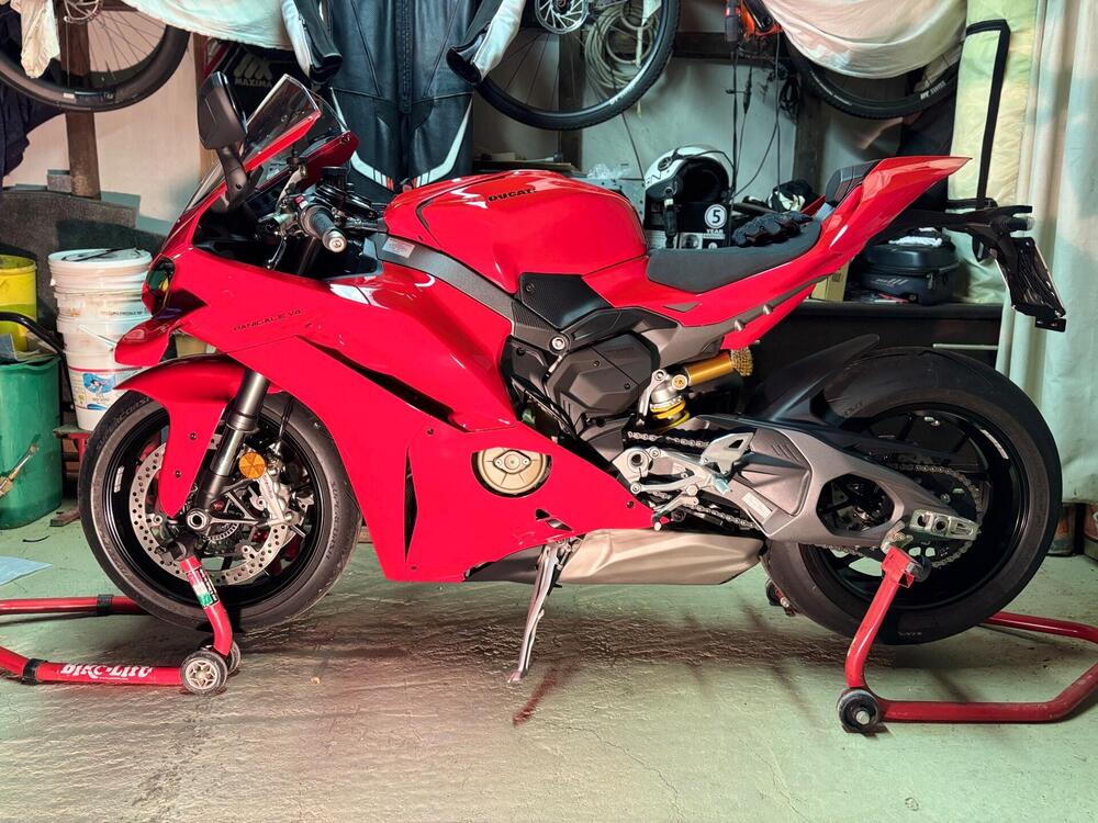 Ducati Panigale V4 (2025) (4)