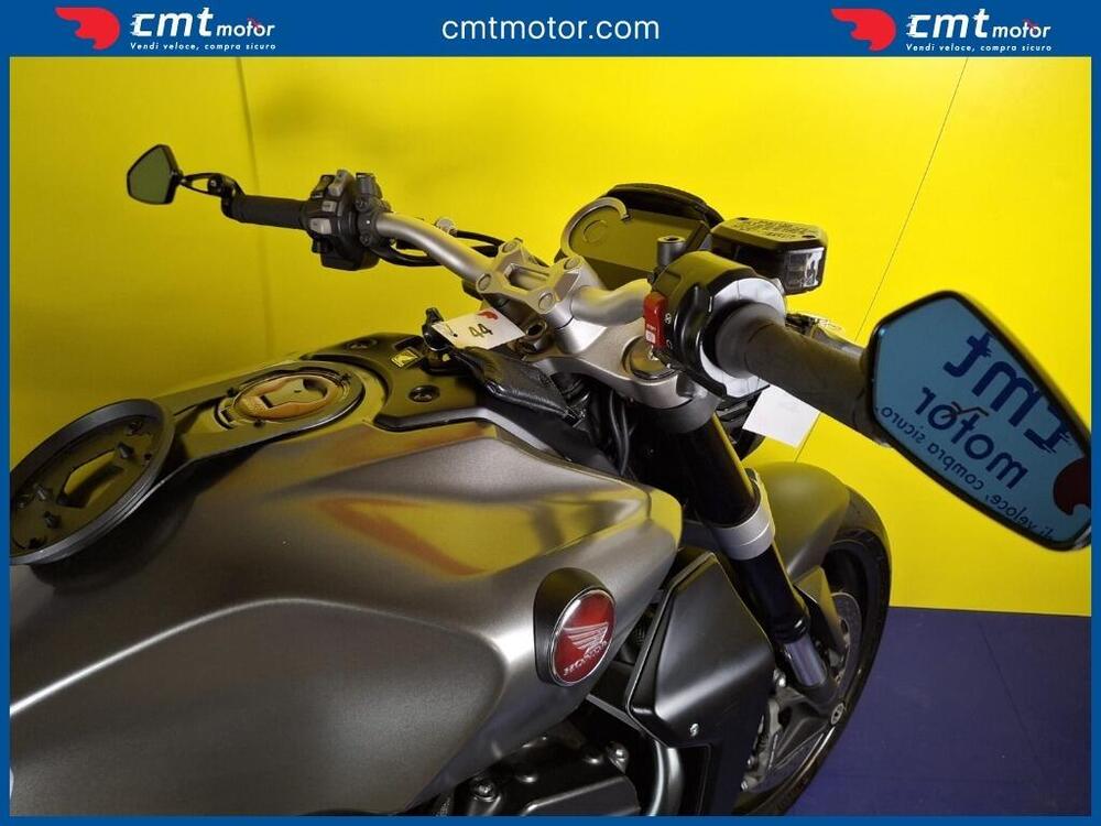 Honda CB 1000 R (2021 - 25) (12)