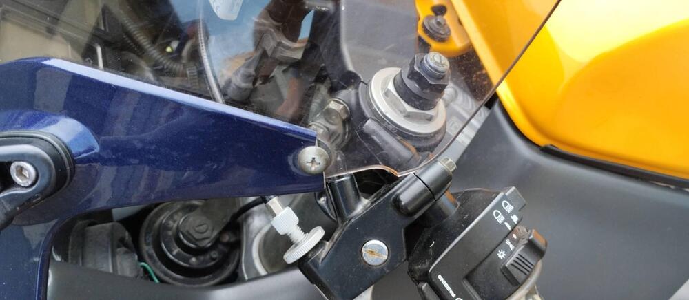 Honda CBR 900 RR Fireblade (2000 - 01) (5)