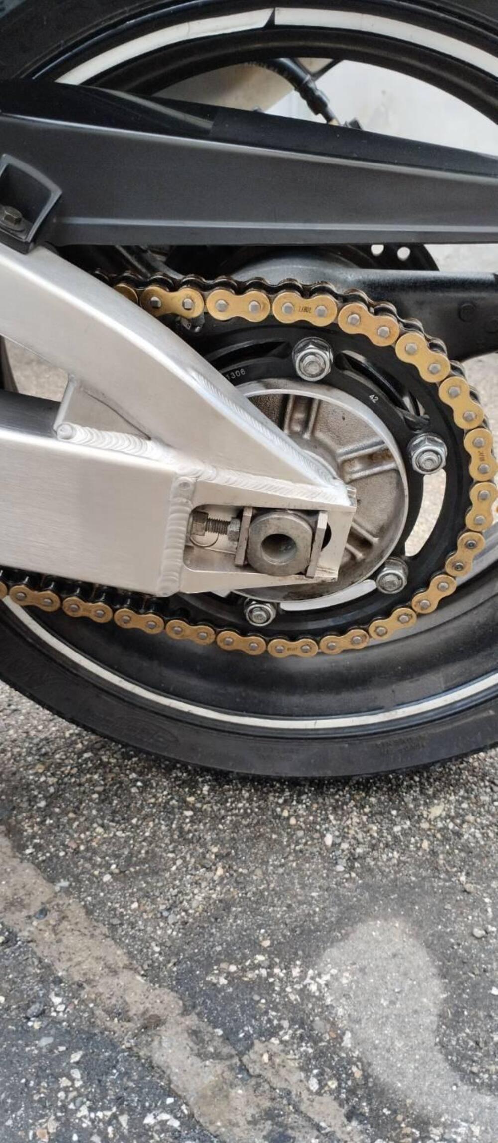 Honda CBR 900 RR Fireblade (2000 - 01) (7)