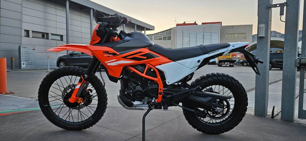 KTM 390 Enduro R (2025 - 26) (2)
