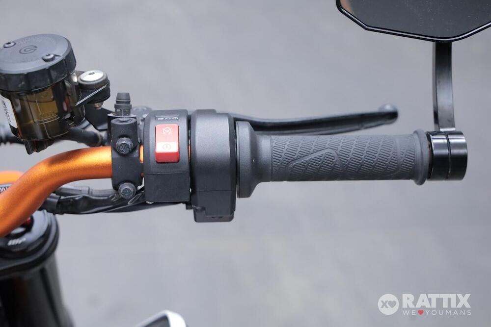 KTM 890 Duke R (2021) (12)