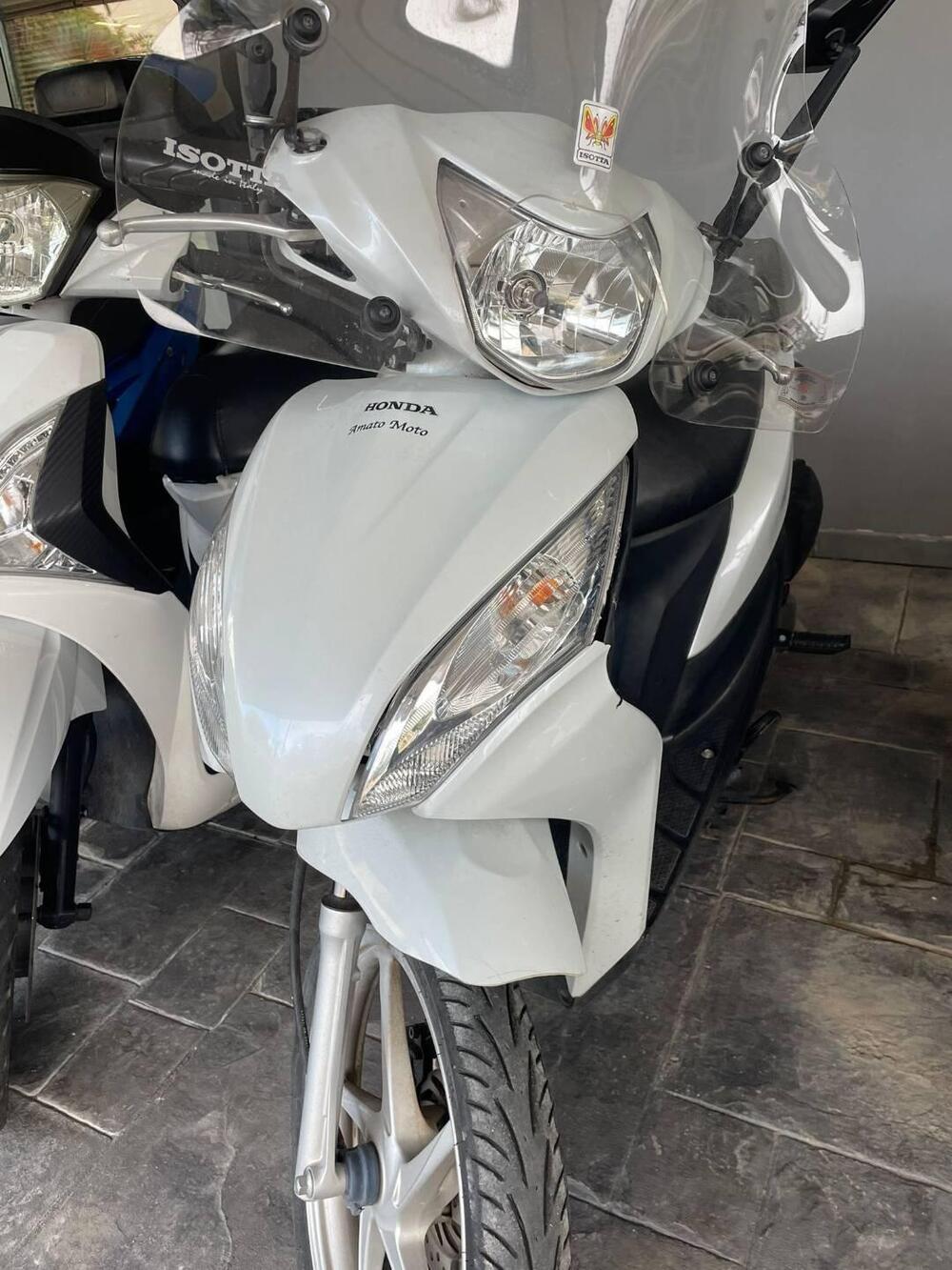 Honda Vision 50 (2011 - 17) (2)