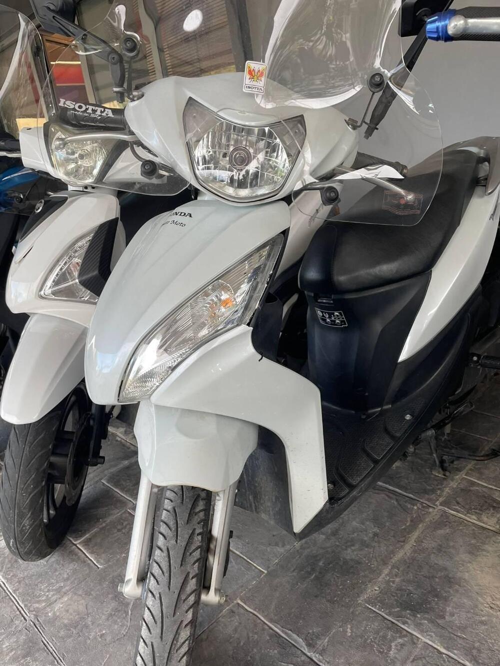 Honda Vision 50 (2011 - 17) (3)