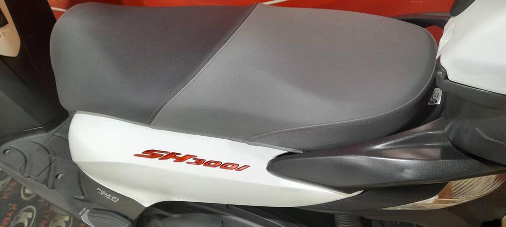 Honda SH 300 i Sporty/Special (2013 - 14) (6)