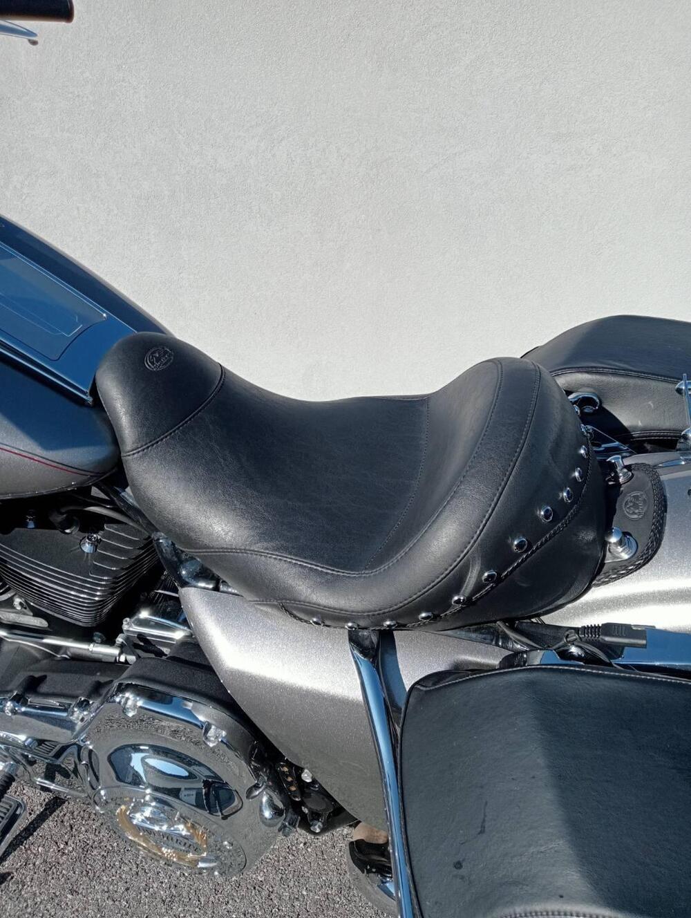 Harley-Davidson 1690 Road King (2013 - 16) - FLHR (11)