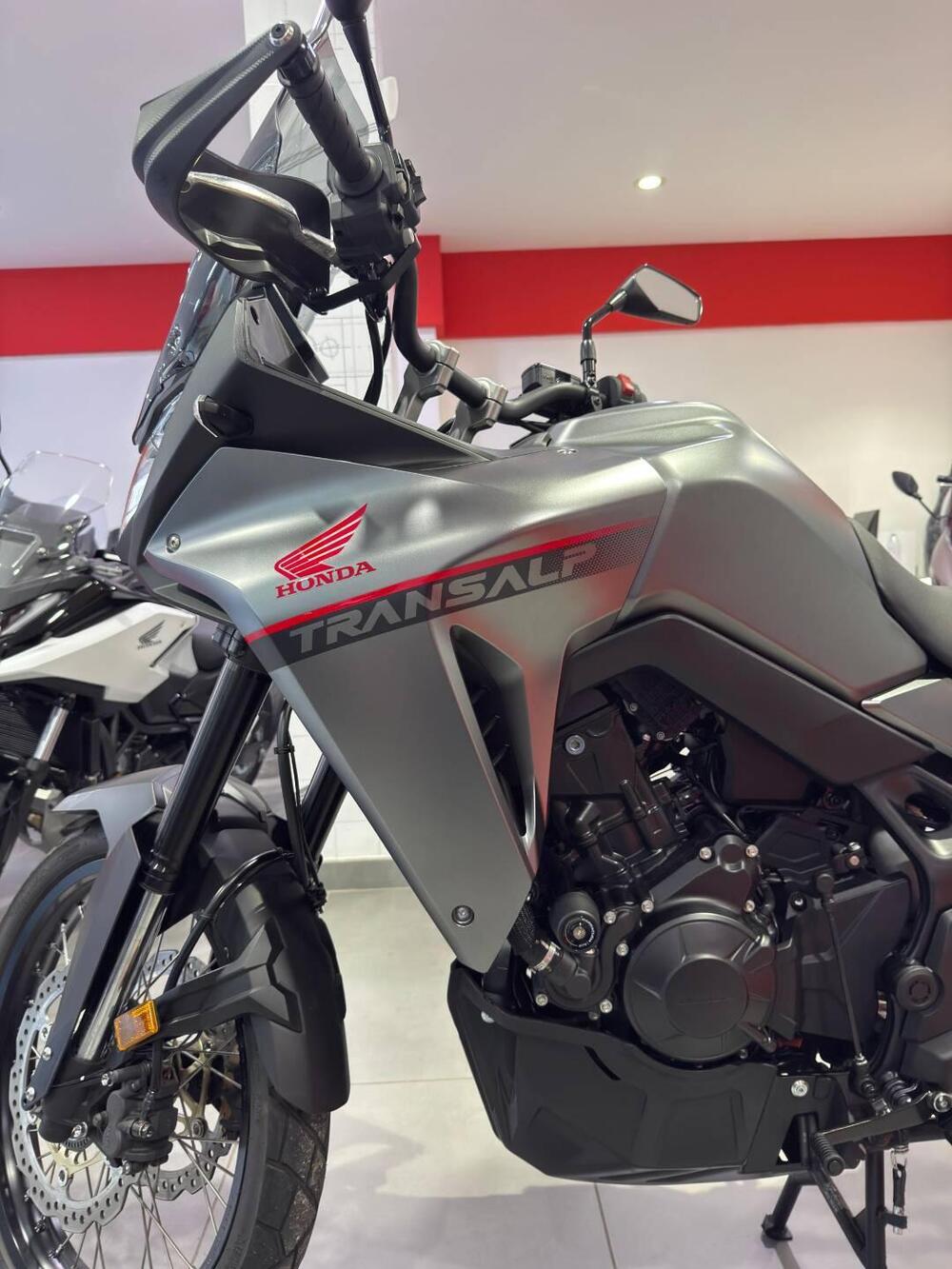 Honda Transalp XL750 Travel Edition (2023 - 24) (3)