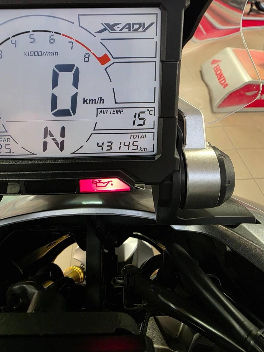 Honda X-ADV 750 (2017) (9)