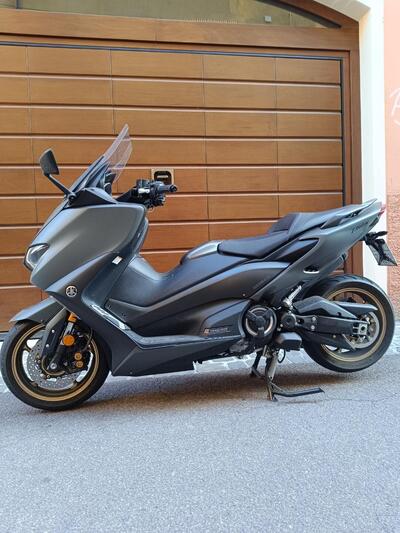 Yamaha T-Max 560 Tech Max (2021) usata