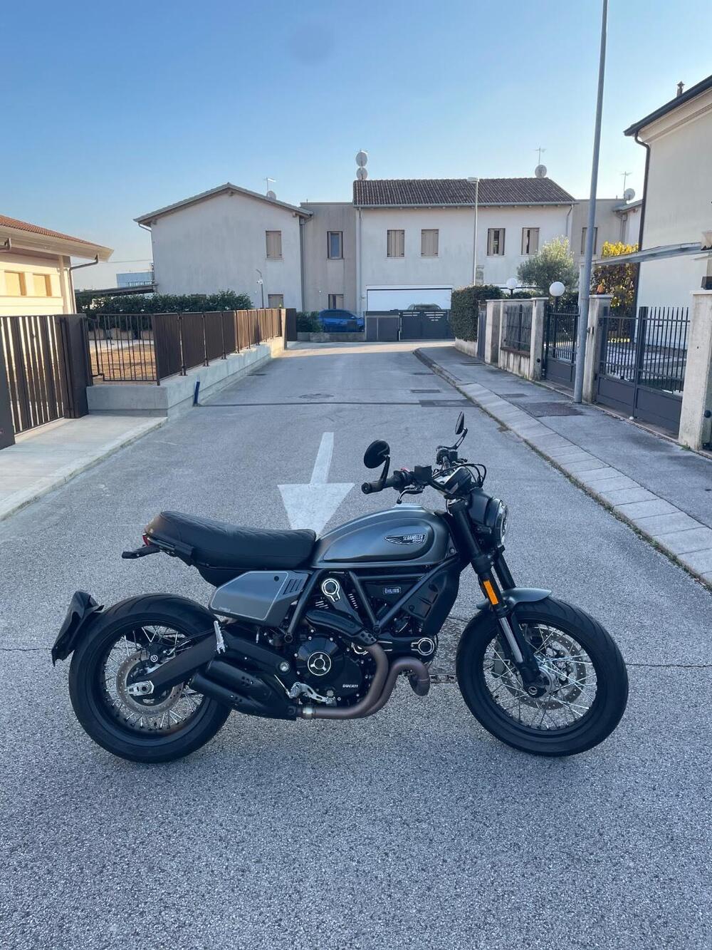 Ducati Scrambler 800 Night Shift (2021 - 22) (2)