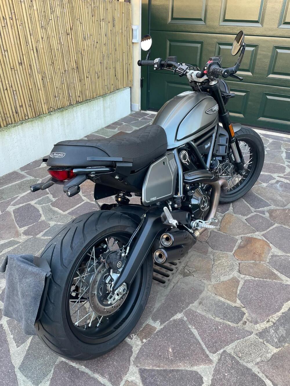 Ducati Scrambler 800 Night Shift (2021 - 22) (8)