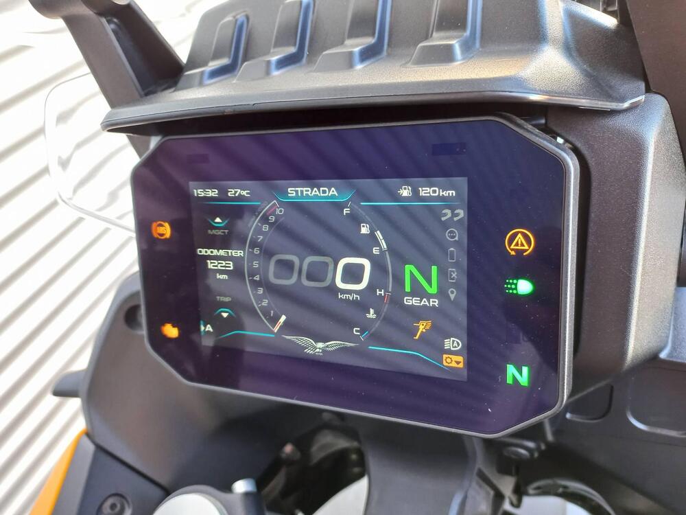 Moto Guzzi Stelvio (2024 - 26) (8)