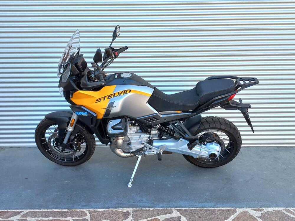 Moto Guzzi Stelvio (2024 - 26) (5)