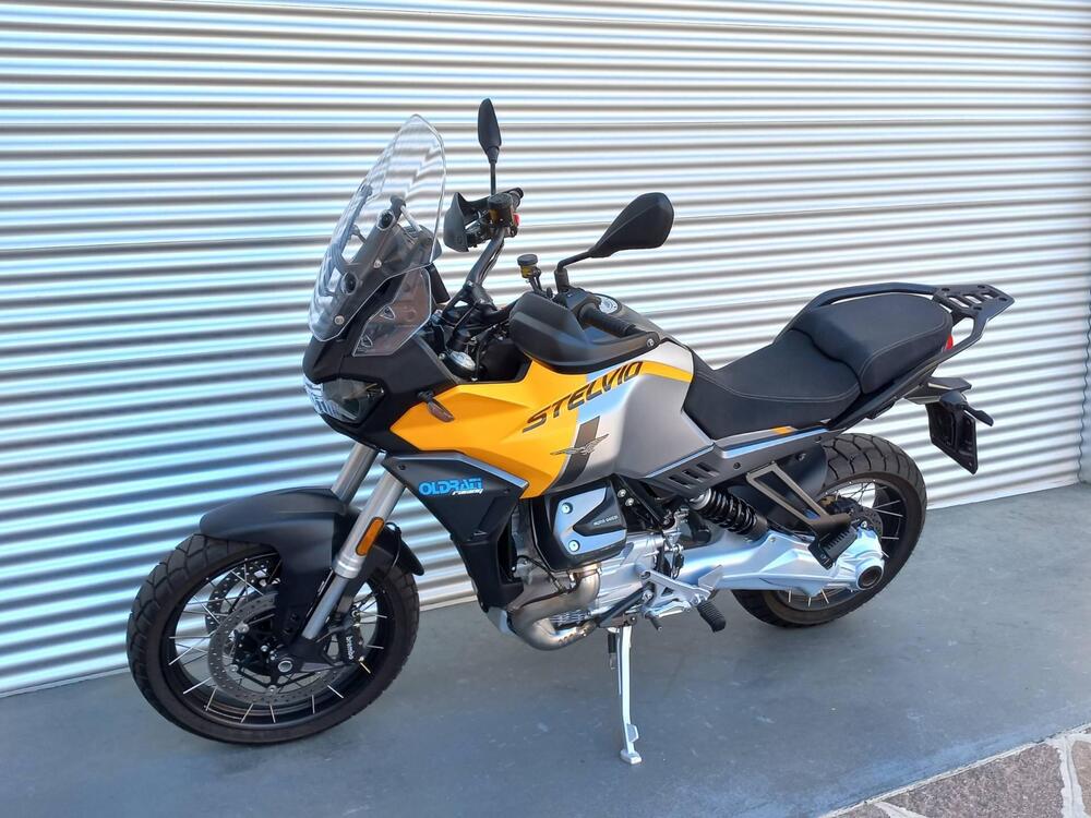 Moto Guzzi Stelvio (2024 - 26) (4)