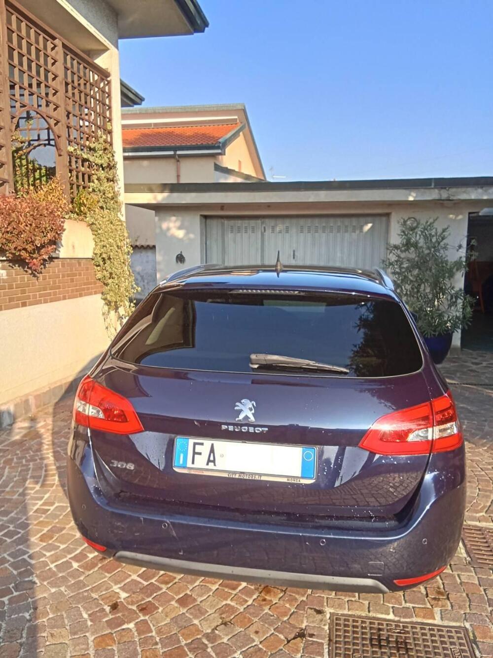 Peugeot 308 SW usata a Milano (4)