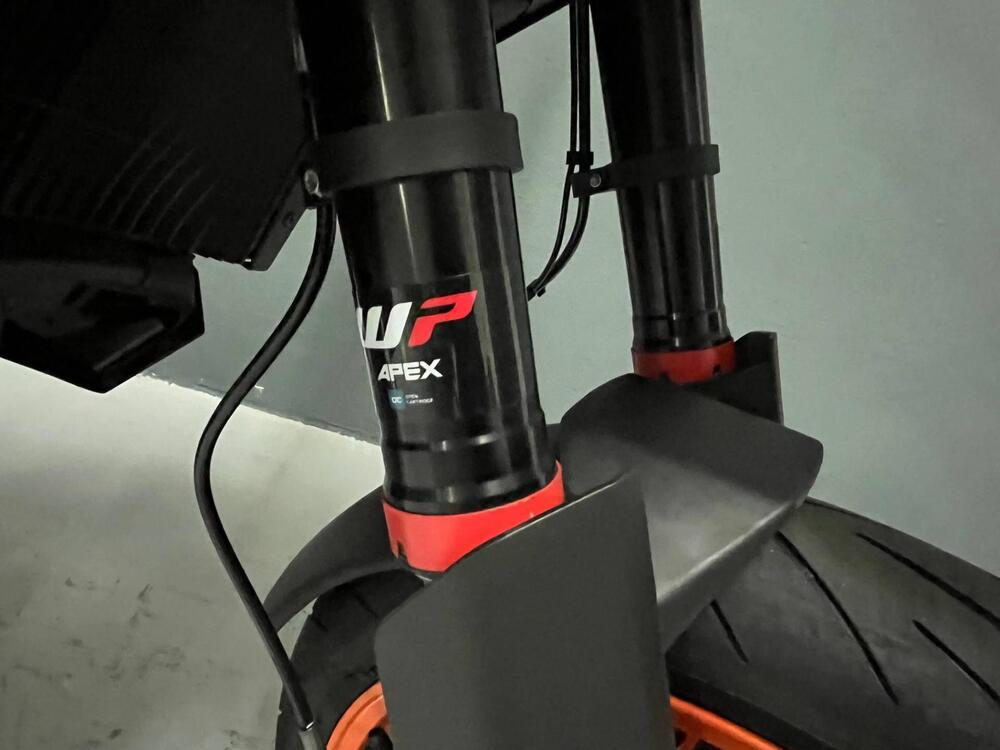 KTM 890 SMT (2023 - 25) (8)