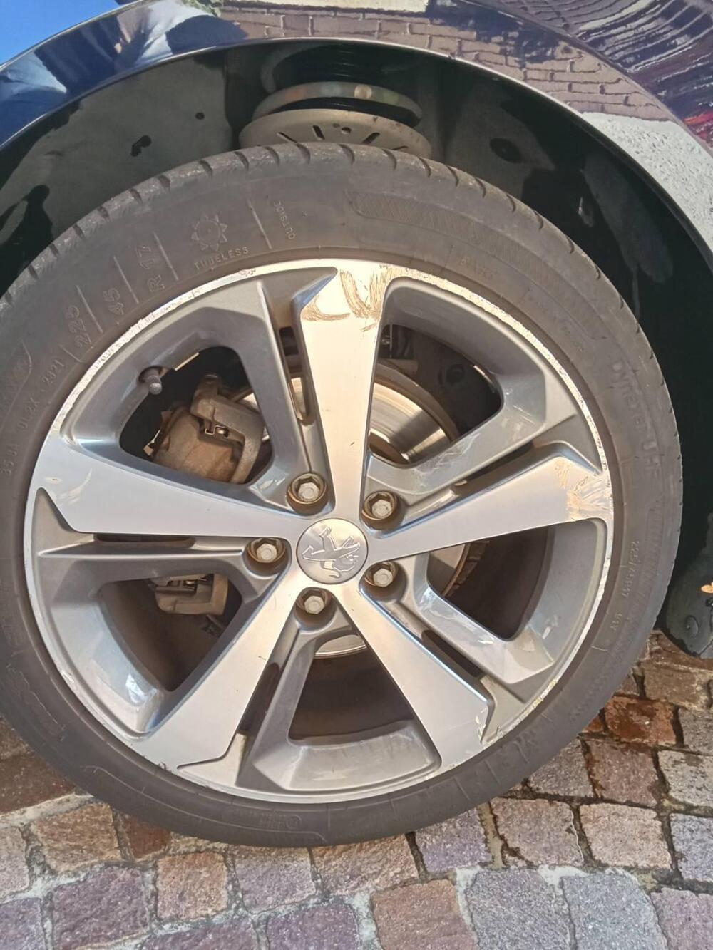 Peugeot 308 SW usata a Milano (15)