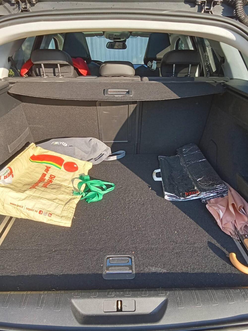 Peugeot 308 SW usata a Milano (16)