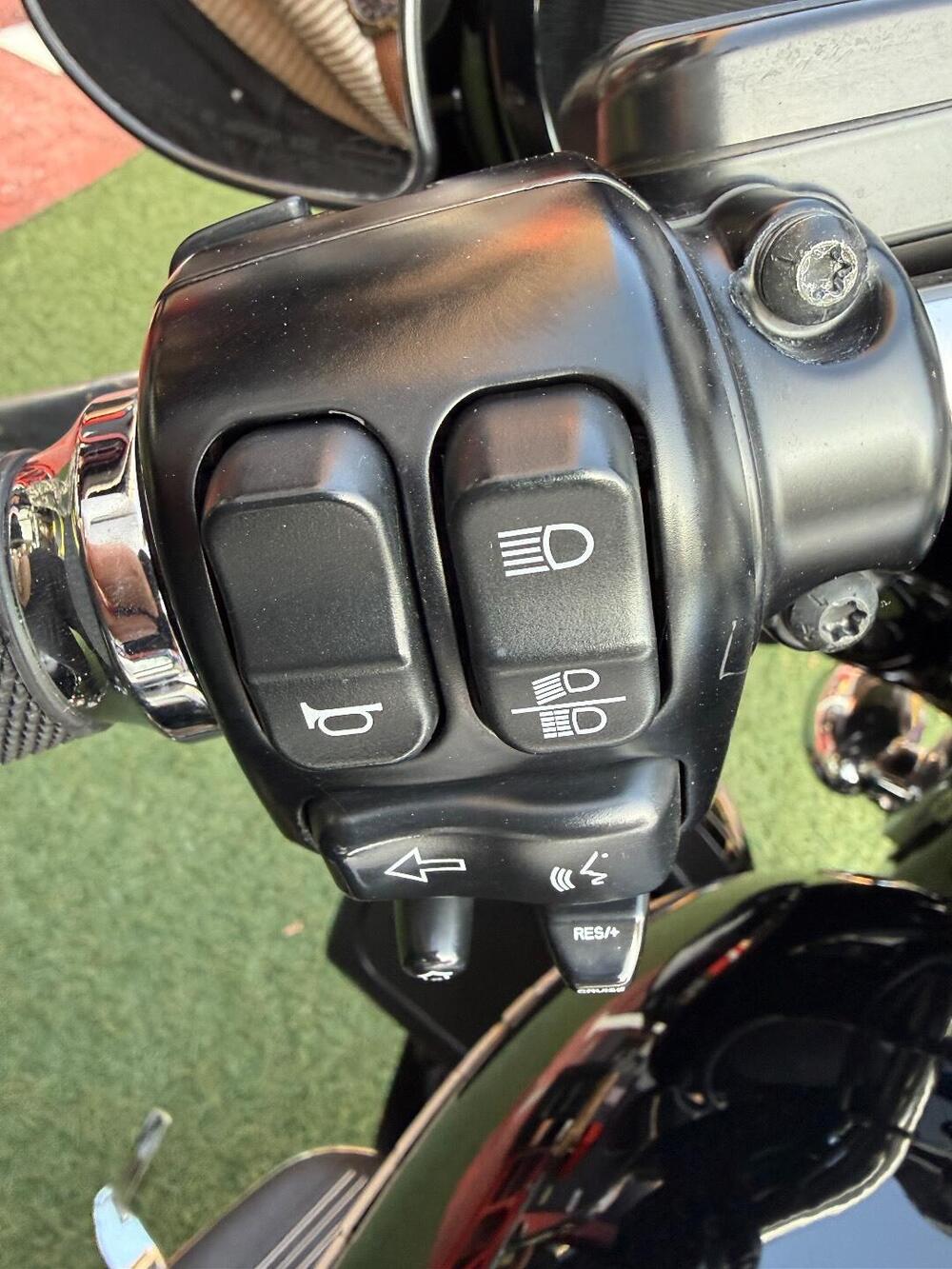 Harley-Davidson 107 Street Glide Special (2017 - 19) - FLHXS (16)