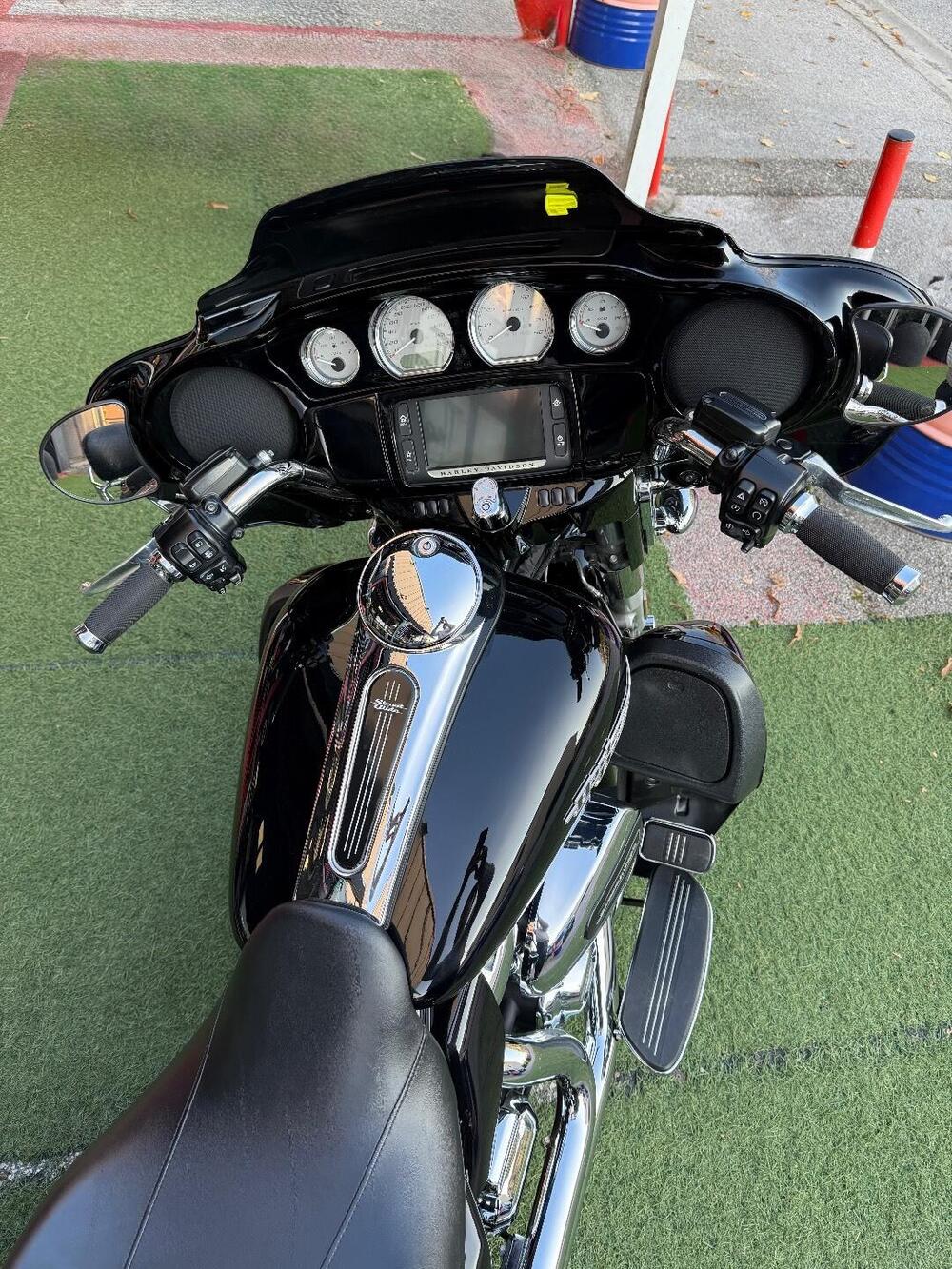 Harley-Davidson 107 Street Glide Special (2017 - 19) - FLHXS (8)